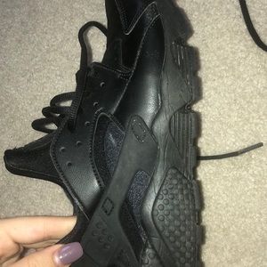 Nike Huaraches all Black size 7.5 women’s